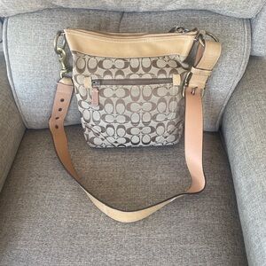 Coach Legacy Brown Signature convertible Hobo Shoulder/crossbody Bag #10403